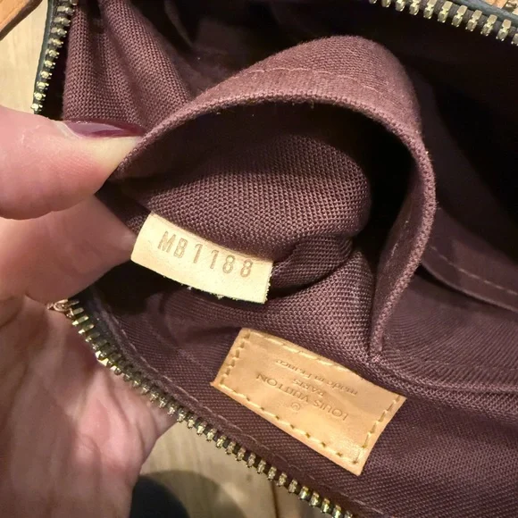 LAST CHANCE- Louis Vuitton Monogram Turenne PM - Picture 11 of 17